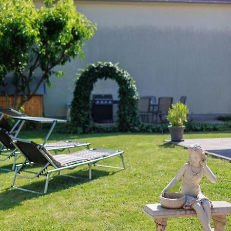 Orchidea Apartman Mosonmagyaróvár Buitenkant foto
