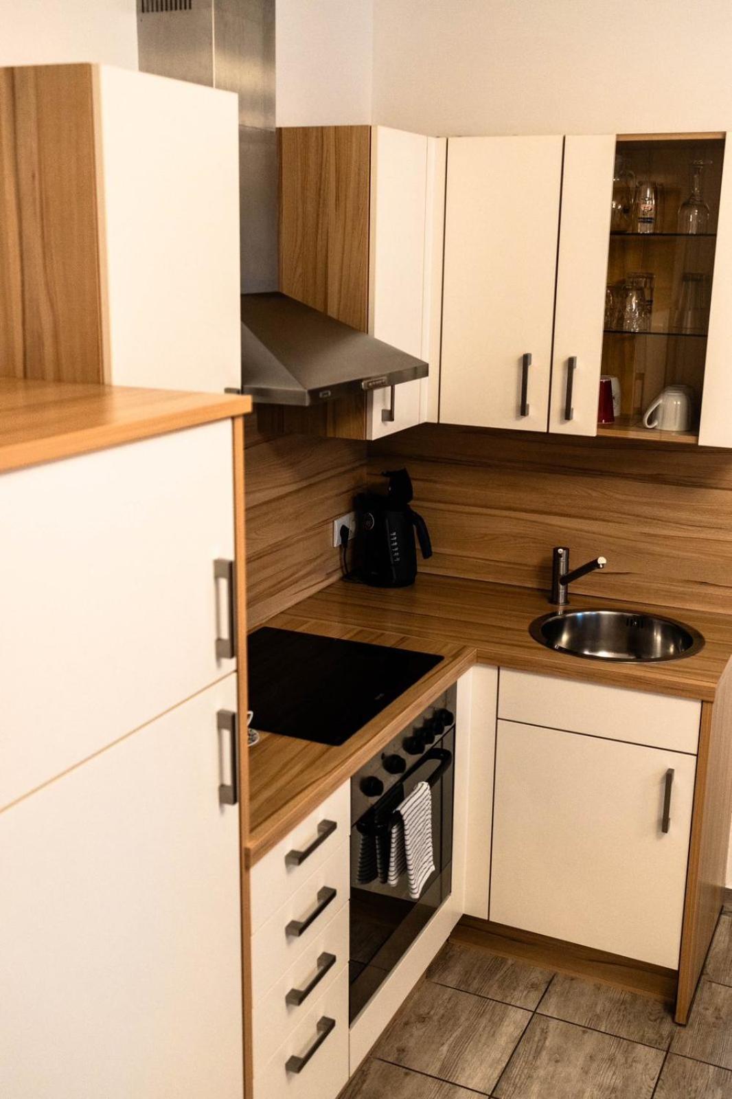 Orchidea Apartman Mosonmagyaróvár Buitenkant foto